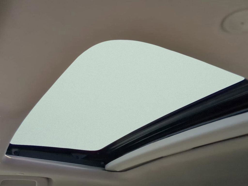 Used 2025 Honda CR-V EX image 17