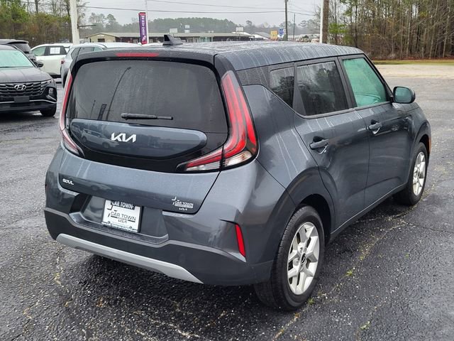 Used 2023 Kia Soul LX w/ LX Technology Package image 2
