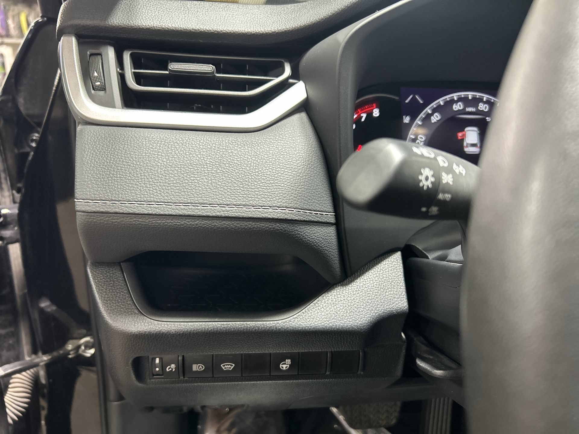 Used 2024 Toyota RAV4 XLE w/ Weather Package AWD/4WD image 19