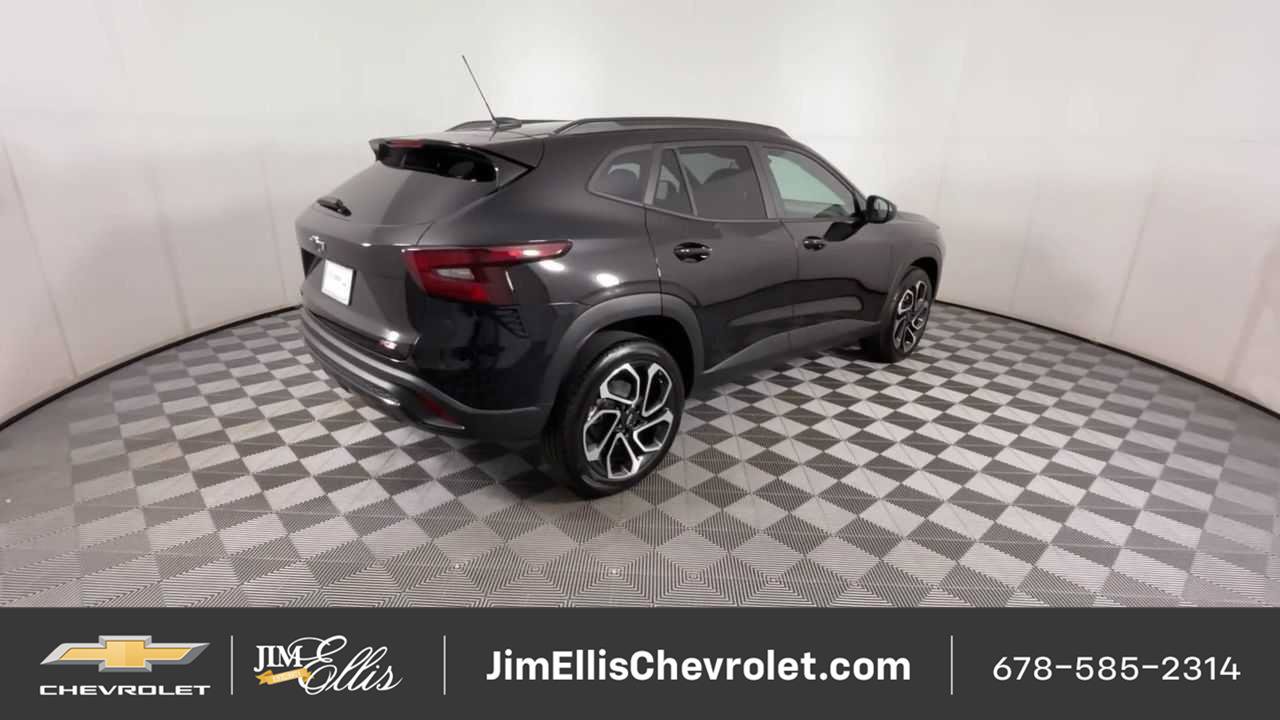 Certified 2025 Chevrolet Trax RS w/ Sunroof Package FWD image 8