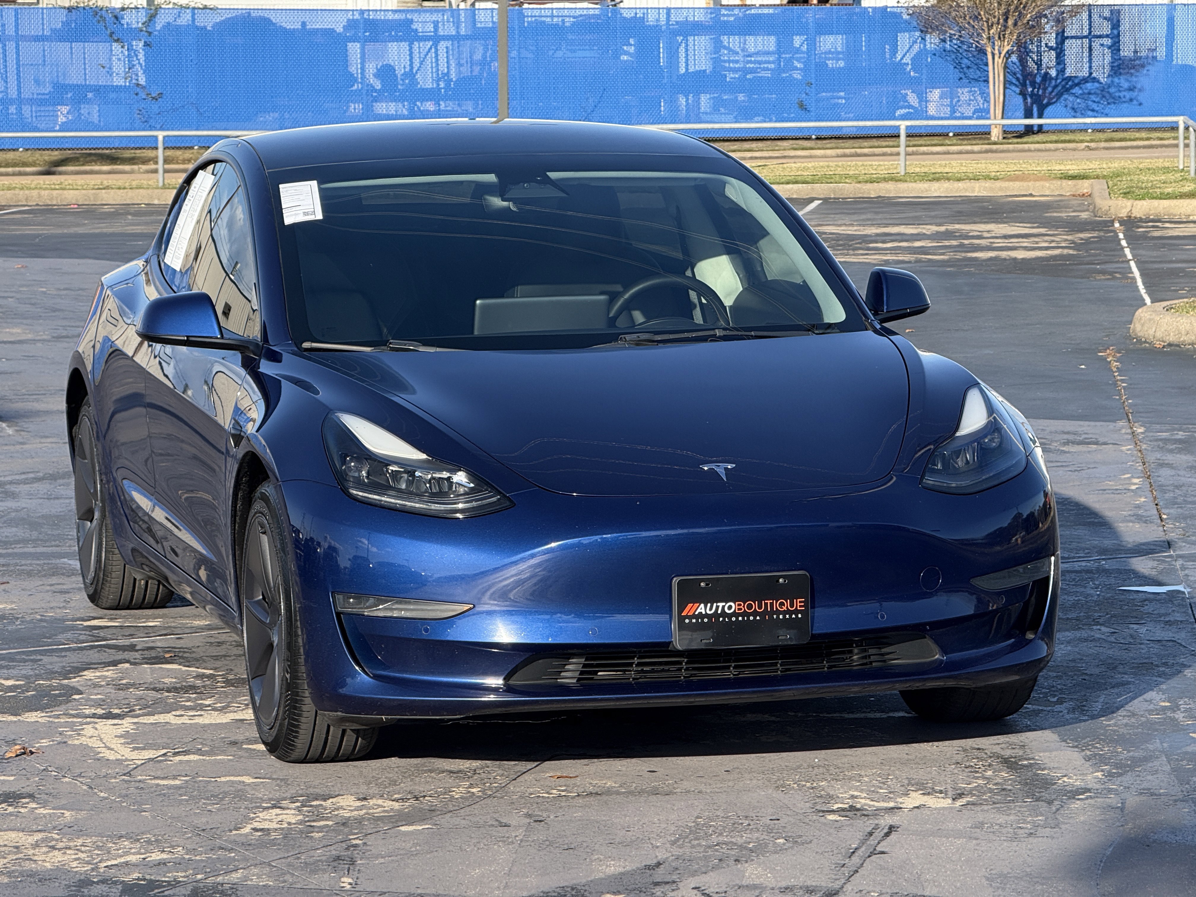 Used 2022 Tesla Model 3 Standard Range image 3