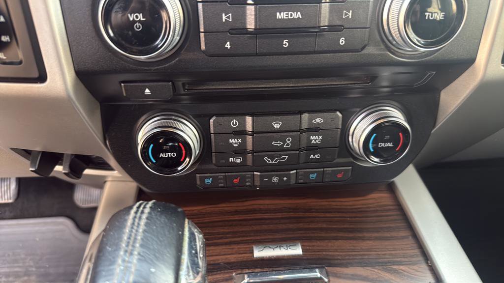 Used 2015 Ford F150 Lariat w/ Equipment Group 502A Luxury image 34