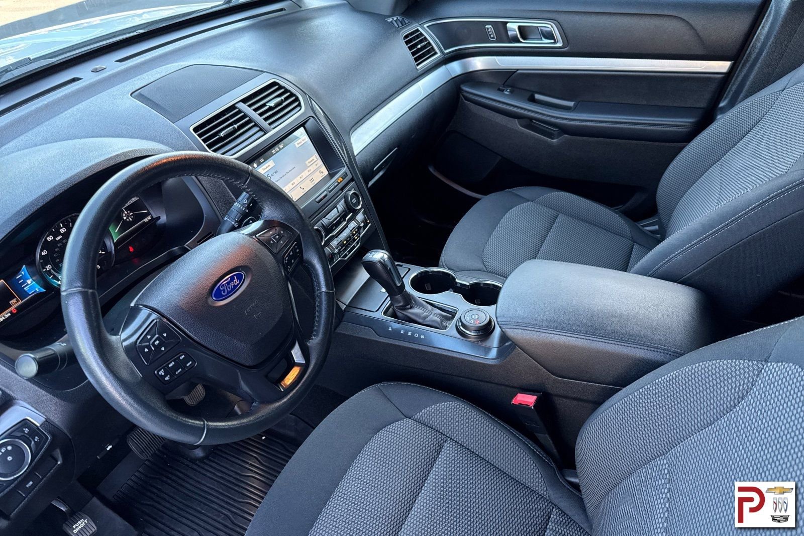 Used 2017 Ford Explorer XLT AWD/4WD image 10