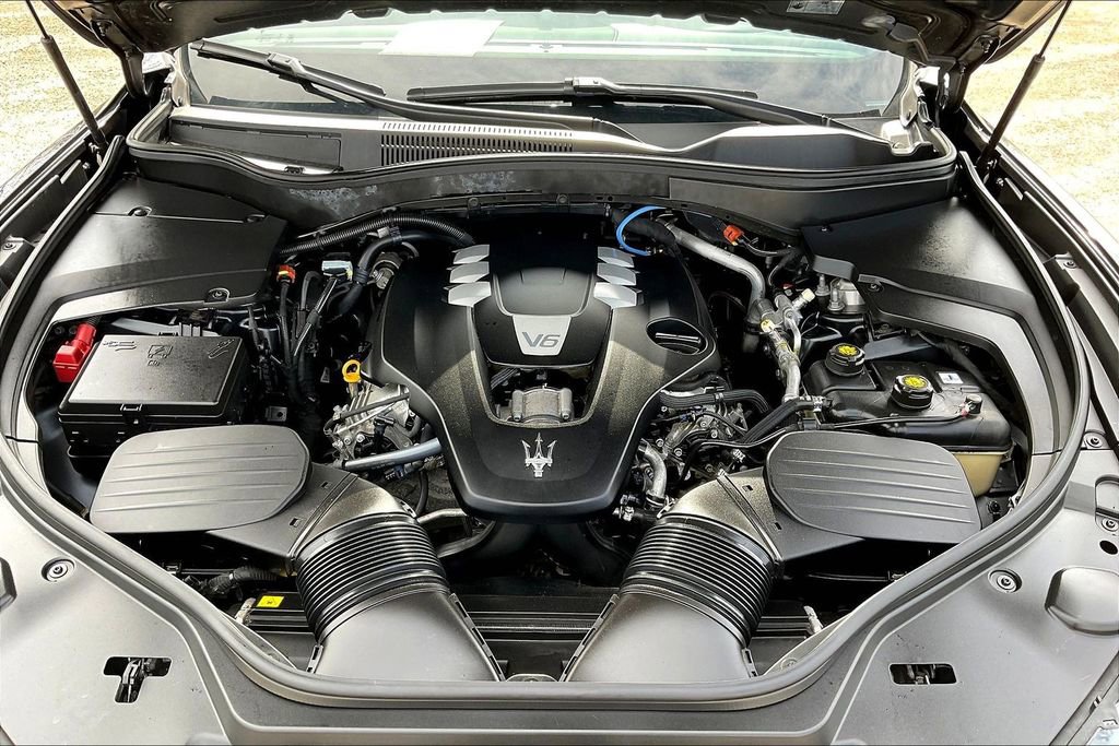 Used 2022 Maserati Levante GT image 30