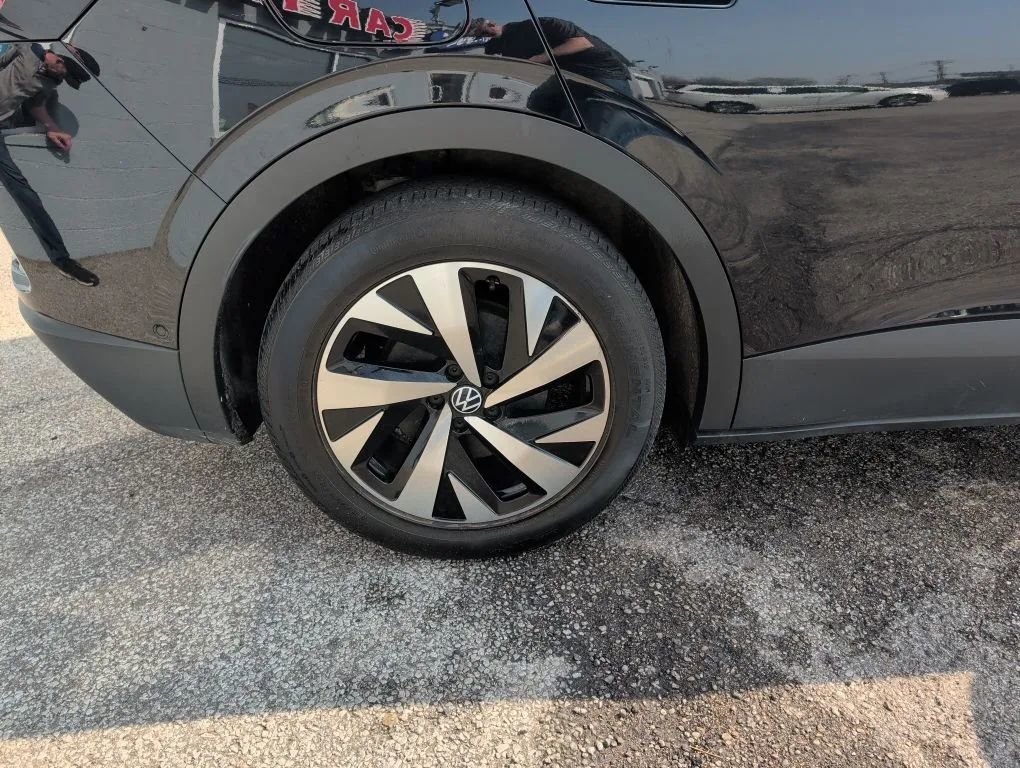 Used 2024 Volkswagen ID.4 2WD image 11