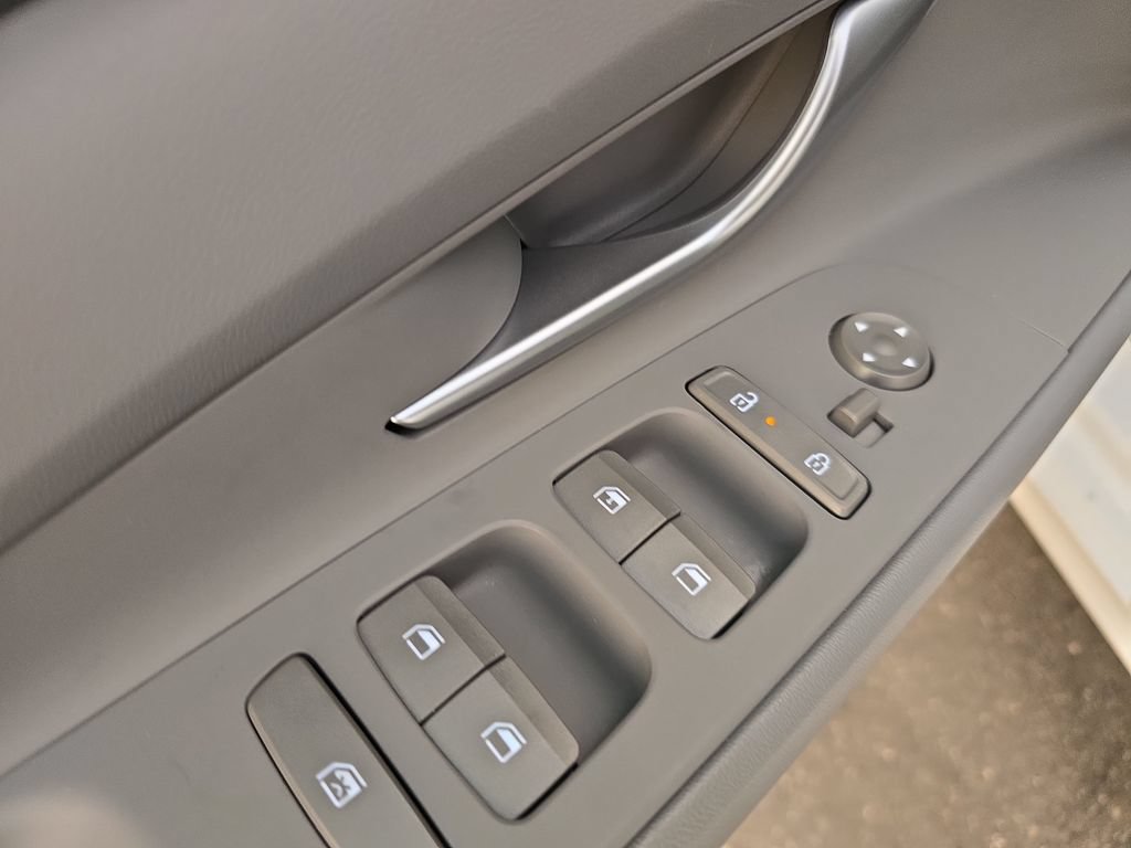 Certified 2026 Hyundai Elantra SE FWD image 25