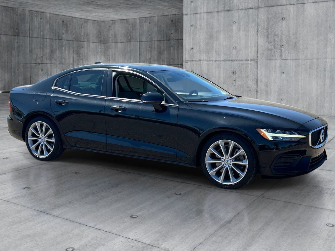 Used 2020 Volvo S60 T6 Momentum AWD/4WD image 7