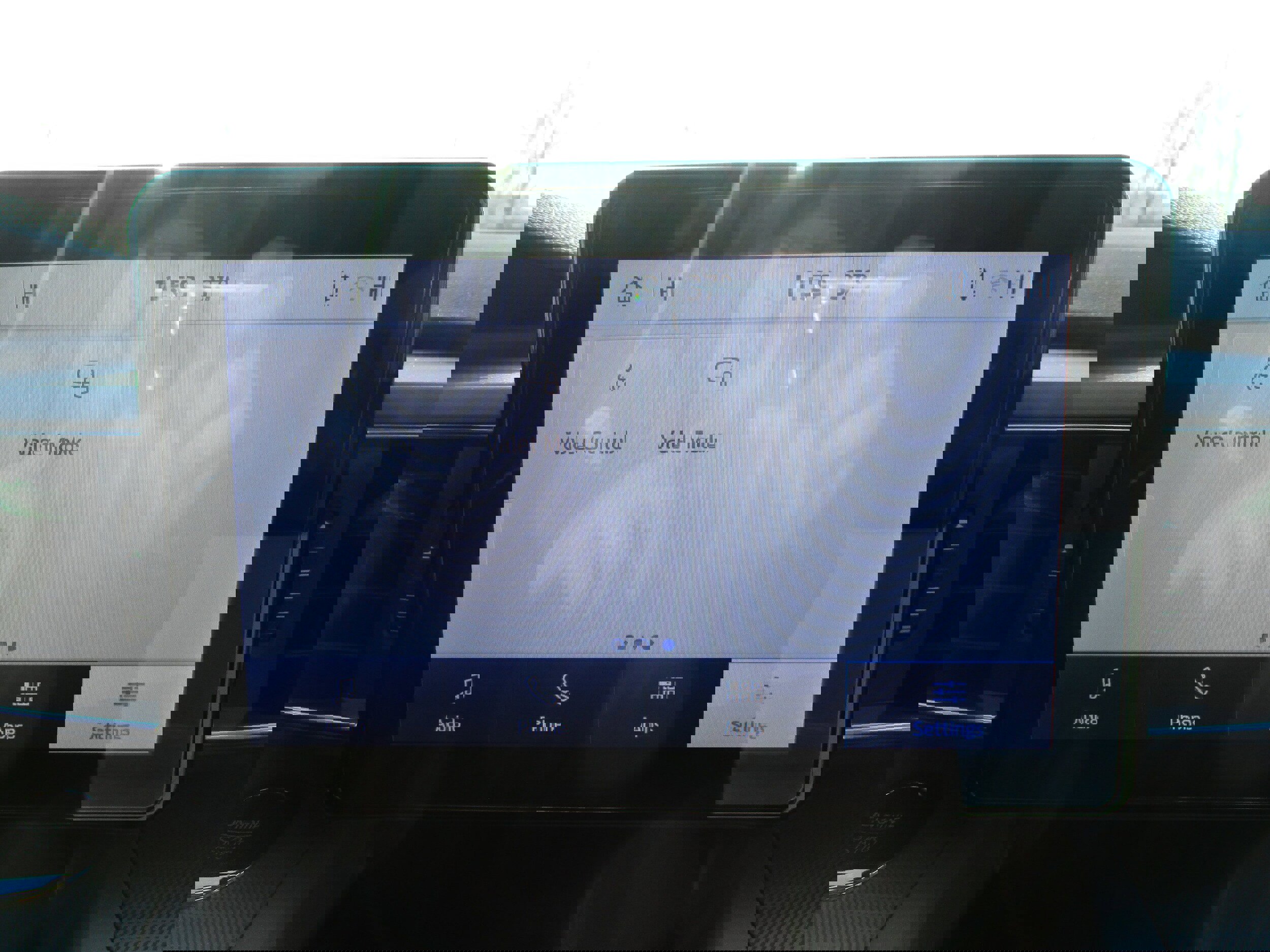 Used 2023 Ford Explorer XLT w/ Equipment Group 202A image 28