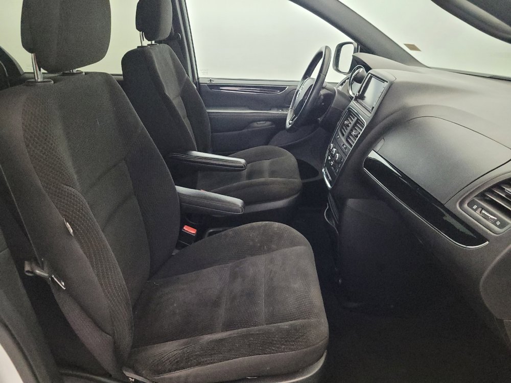 Used 2018 Dodge Grand Caravan SE FWD image 21