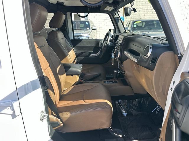 Used 2016 Jeep Wrangler Unlimited Rubicon w/ Connectivity Group image 23