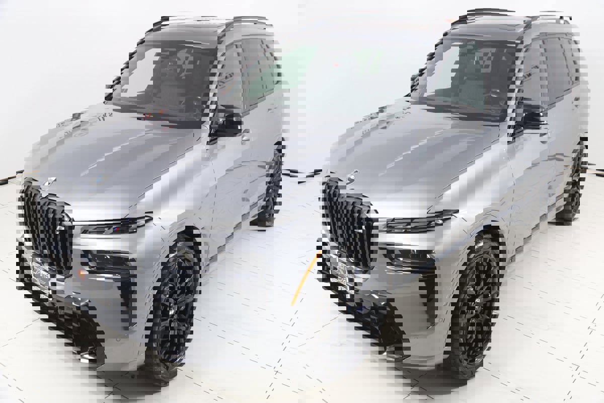 Used 2023 BMW X7 M60i w/ Executive Package image 29