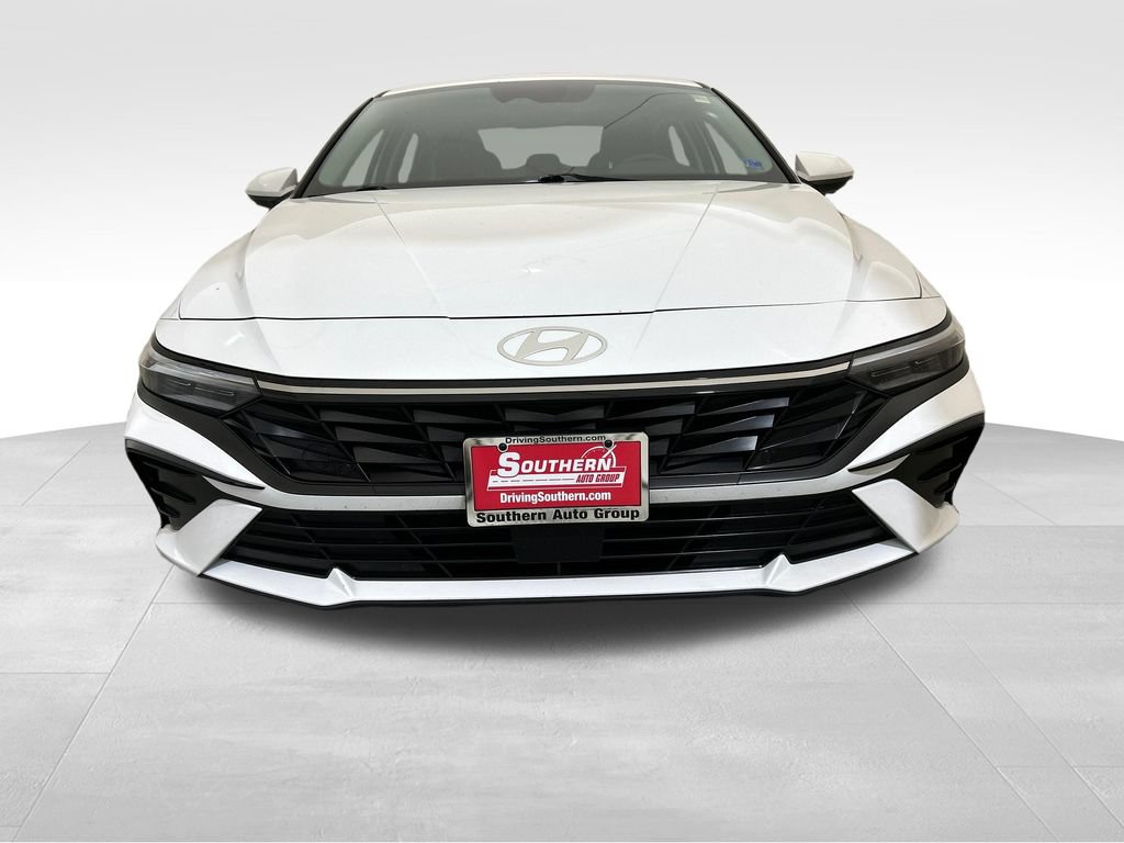 Used 2024 Hyundai Elantra SEL w/ Convenience Package FWD image 9