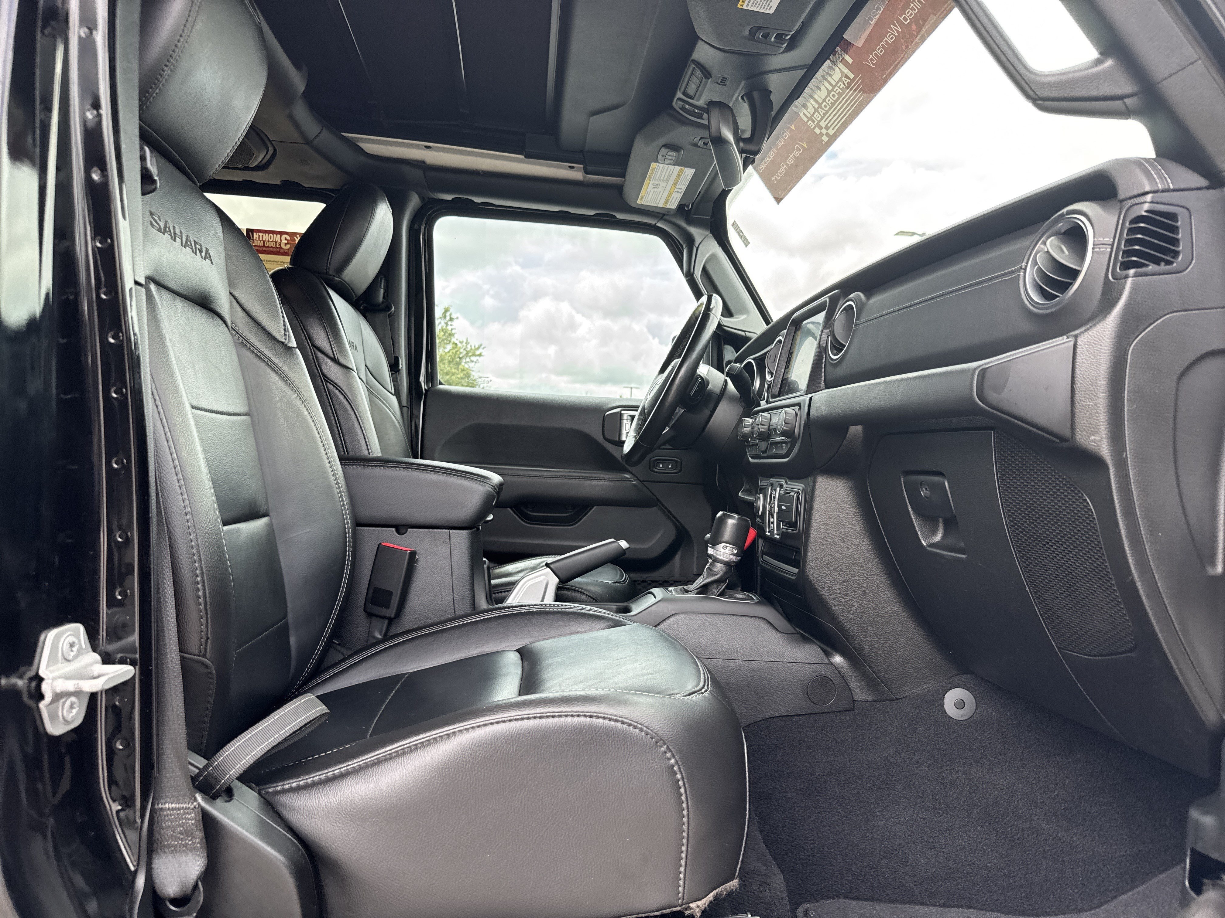 Used 2020 Jeep Wrangler Unlimited Sahara AWD/4WD image 31