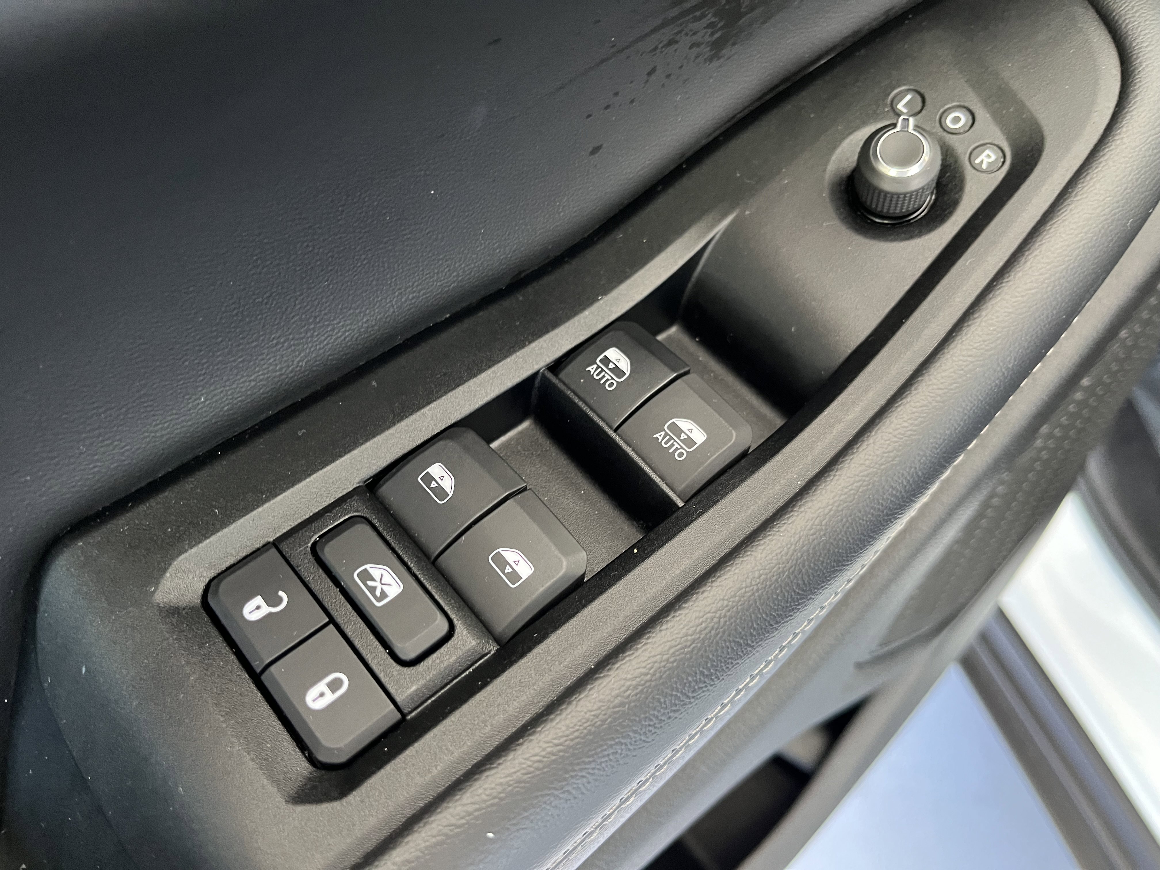 Used 2024 Jeep Grand Cherokee Altitude image 14