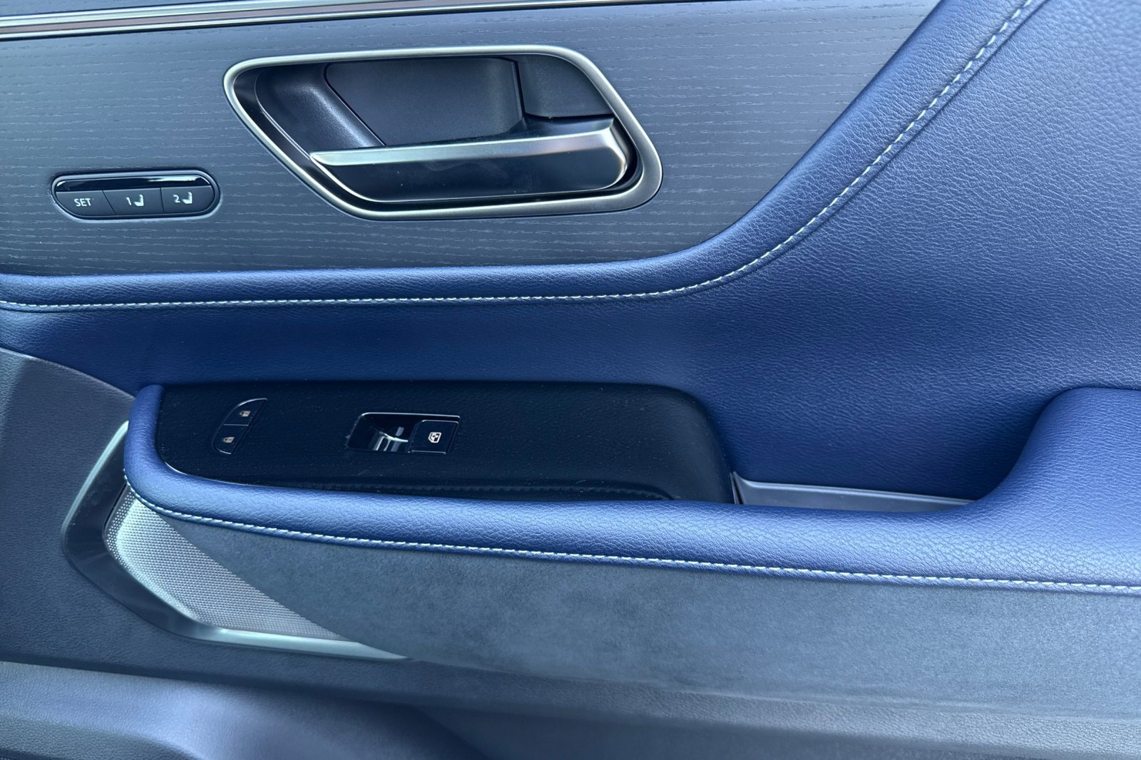 New 2026 INFINITI QX80 4WD w/ Sport Exterior Package image 19