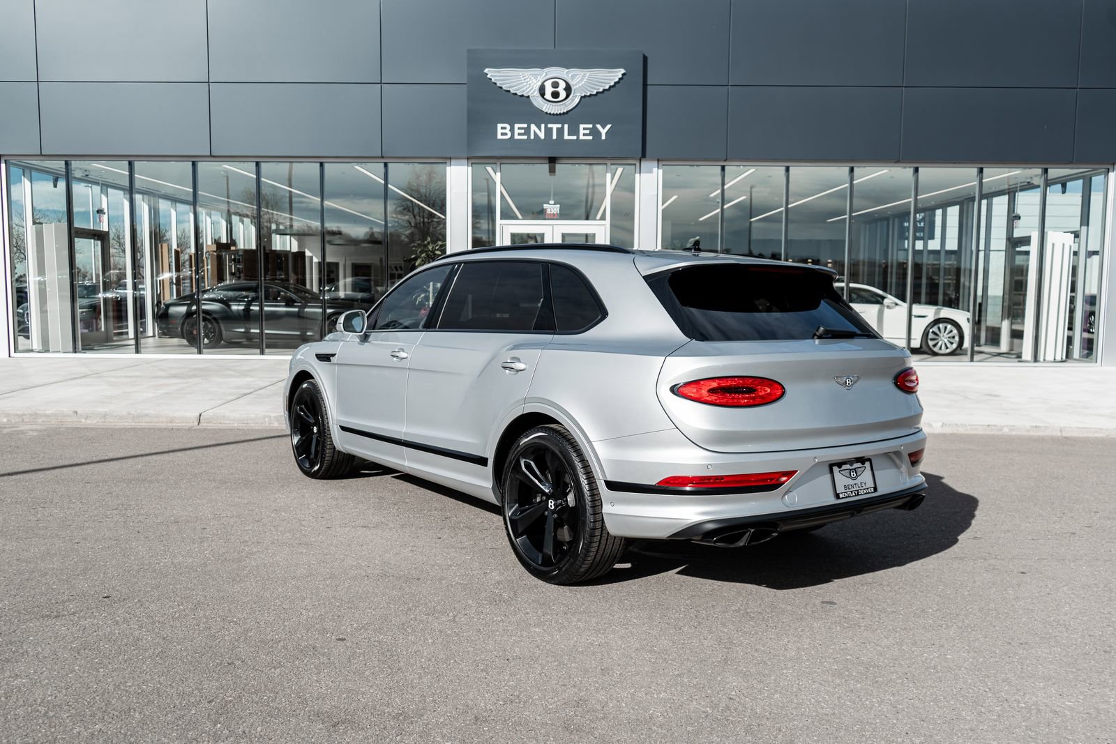 Certified 2023 Bentley Bentayga Extended Wheelbase image 8