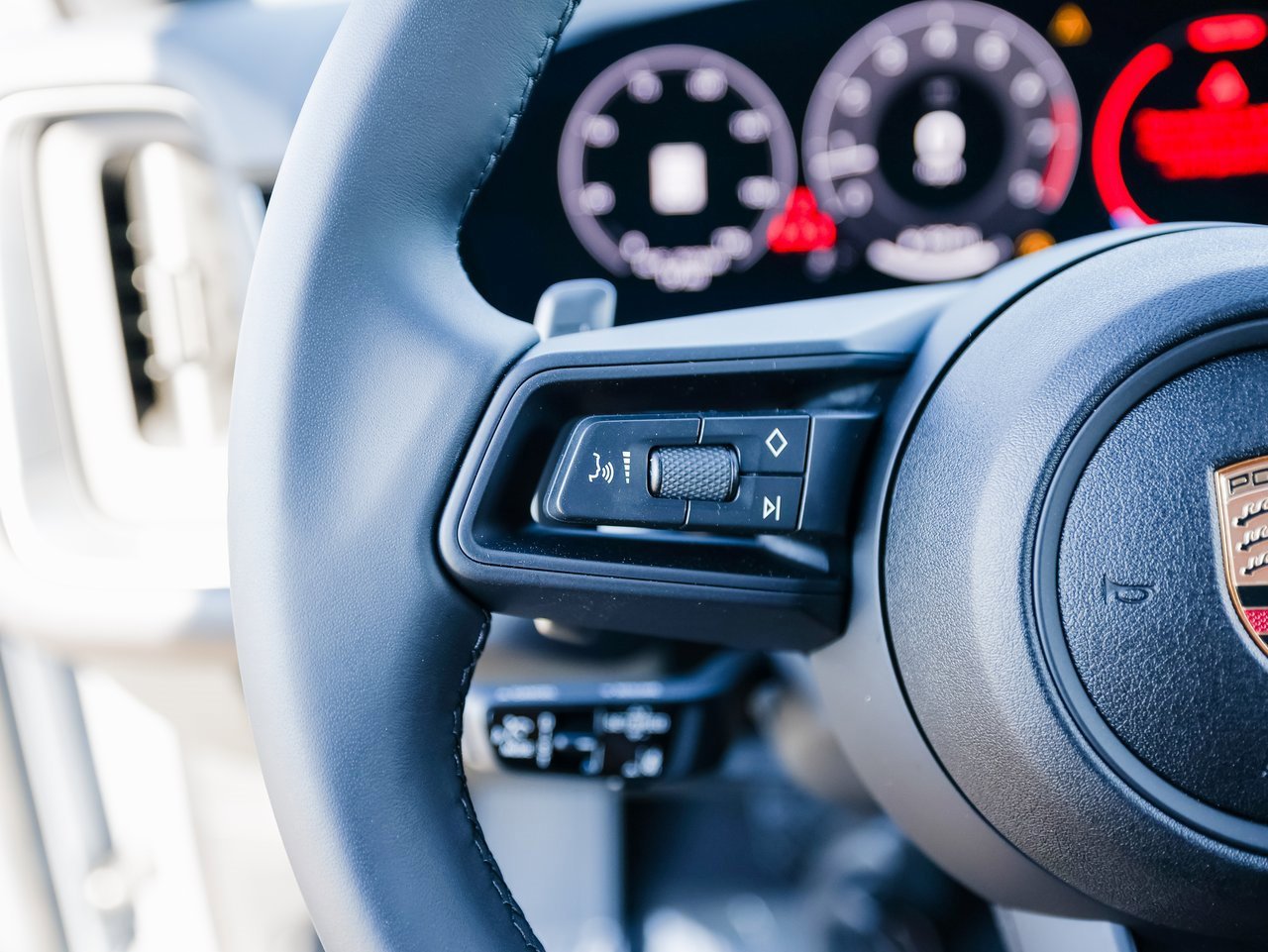 New 2025 Porsche Cayenne image 17