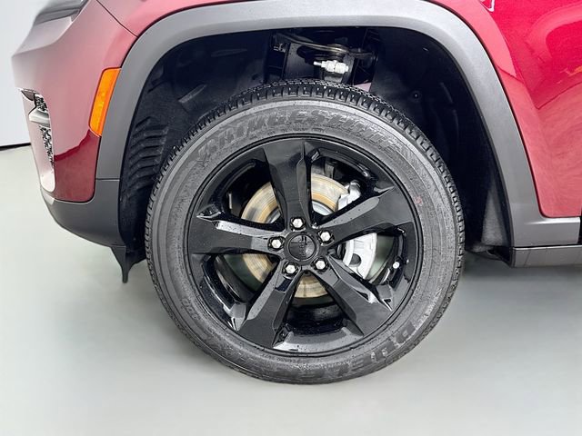 New 2025 Jeep Grand Cherokee Altitude image 33