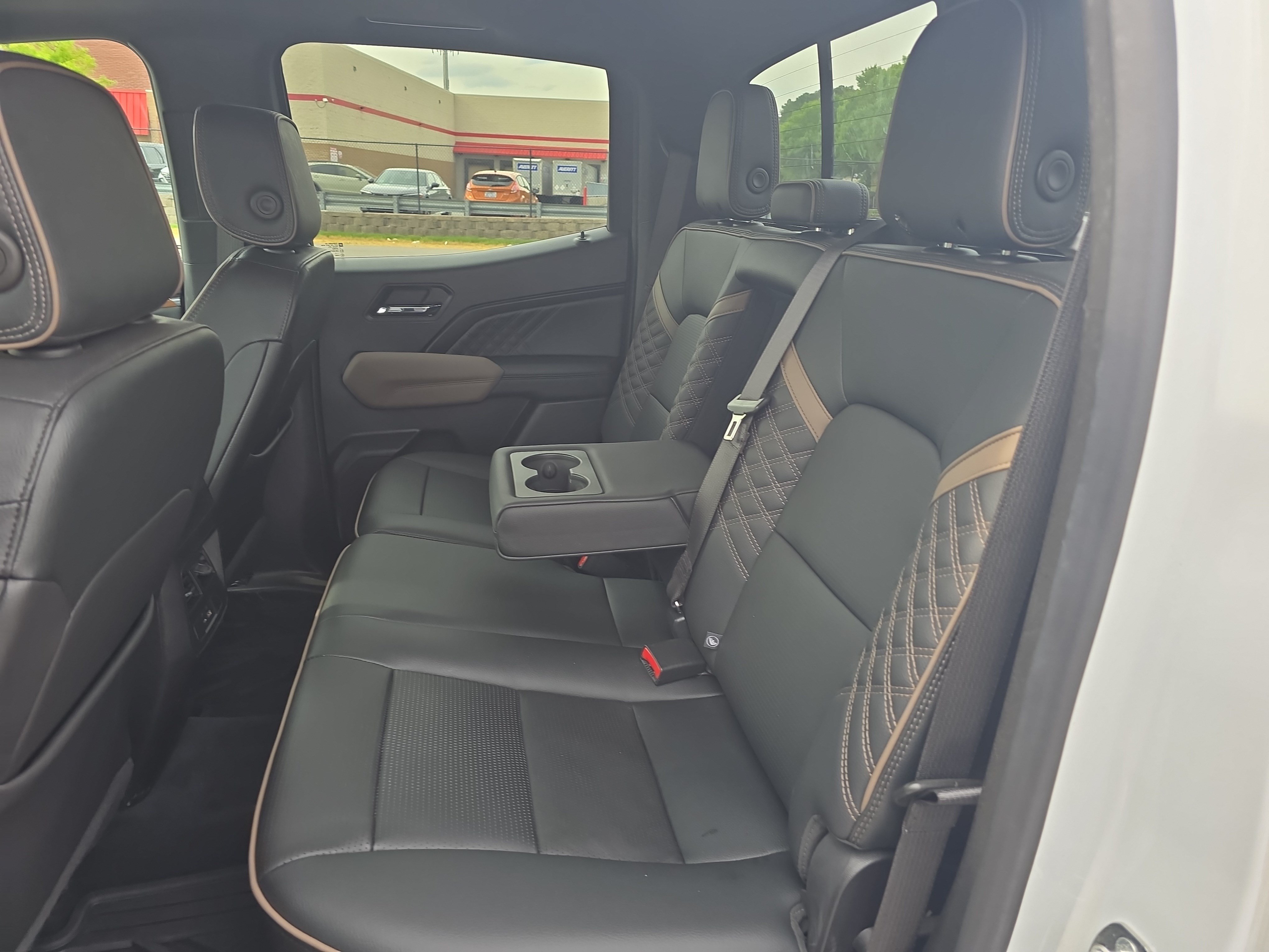 Used 2023 GMC Canyon Denali AWD/4WD image 13