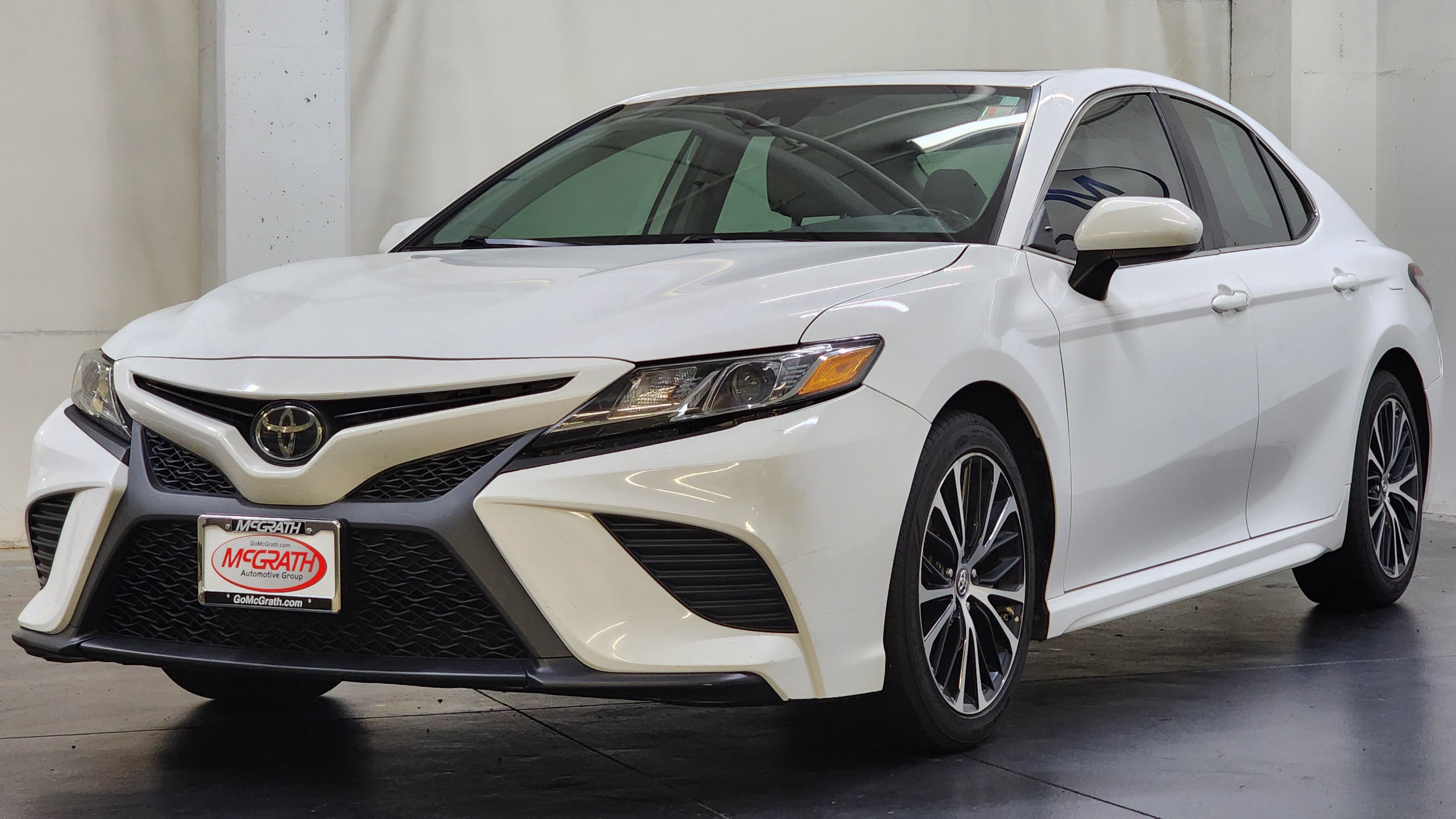 Used 2019 Toyota Camry SE FWD image 6