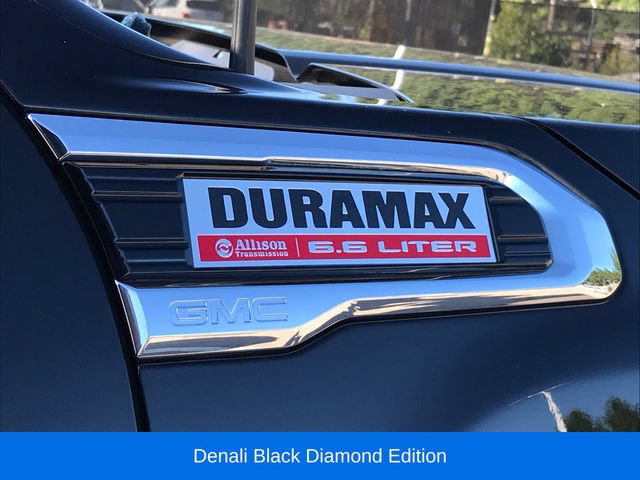 Certified 2021 GMC Sierra 2500 Denali w/ Denali Black Diamond Edition AWD/4WD image 4