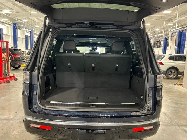New 2025 Jeep Grand Wagoneer Series III w/ HD Trailer Tow Package AWD/4WD image 23