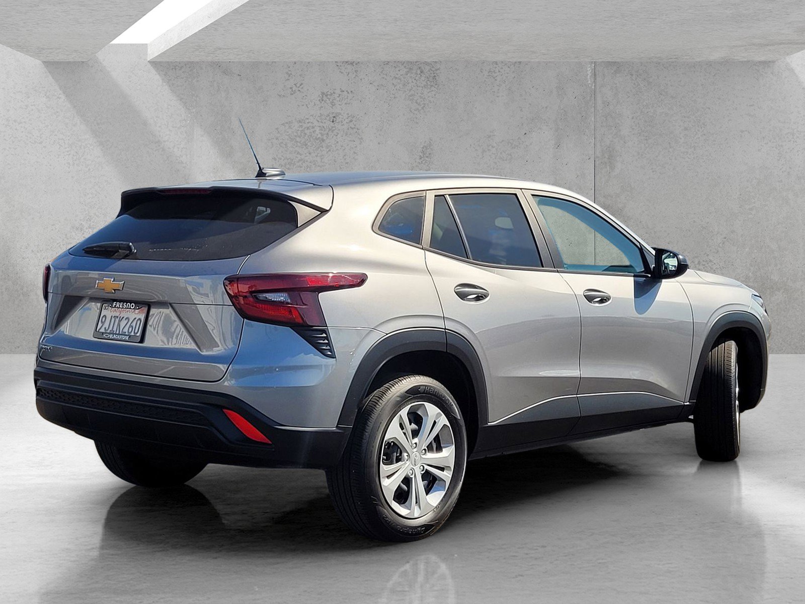 Used 2024 Chevrolet Trax LS w/ Driver Confidence Package FWD image 4