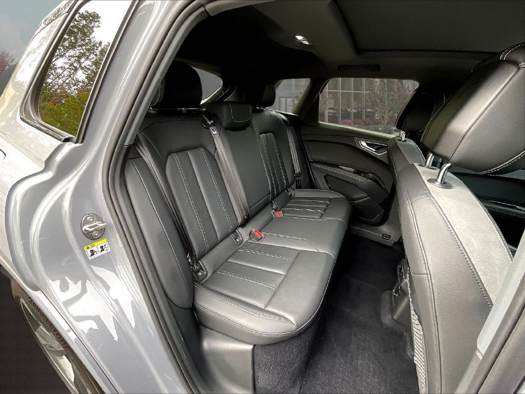 Used 2024 Audi Q4 e-tron Premium Plus w/ Premium Plus AWD/4WD image 27