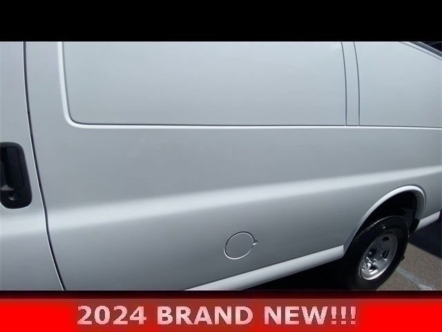 Used 2024 Chevrolet Express 2500 w/ Driver Convenience Package image 6
