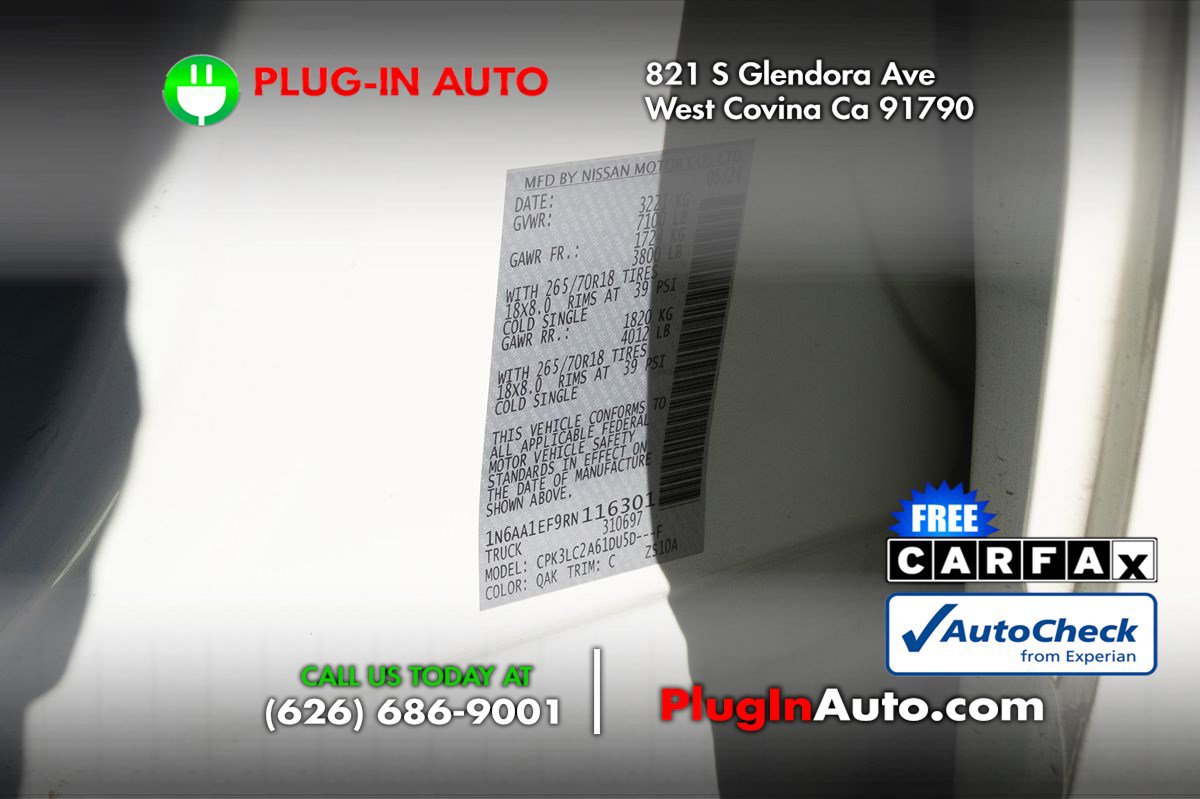 Used 2024 Nissan Titan SV w/ SV Convenience Package image 8