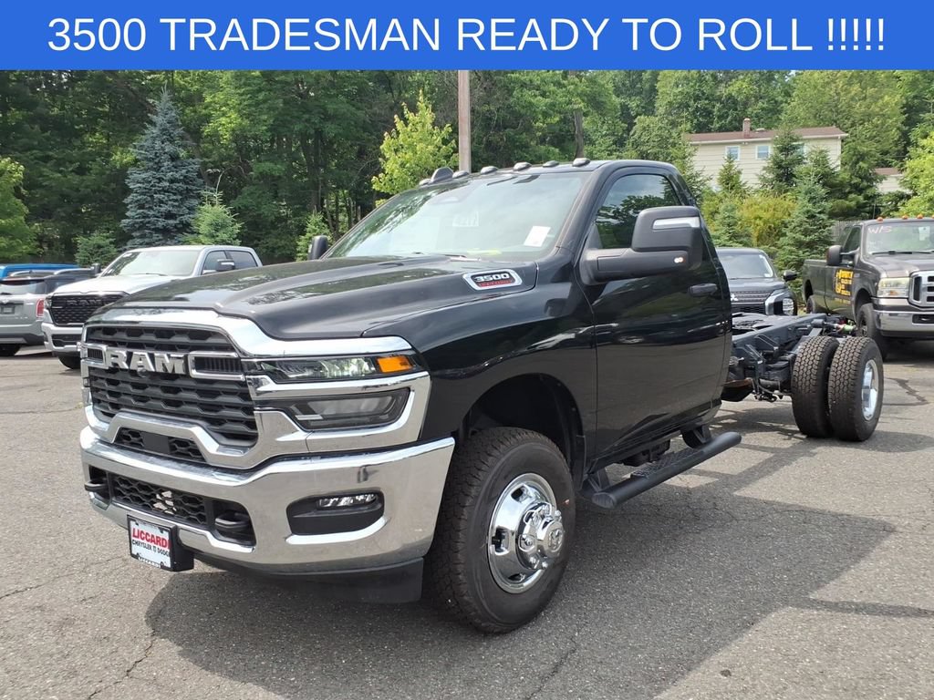New 2026 RAM 3500 Tradesman w/ Chrome Appearance Group A AWD/4WD image 3