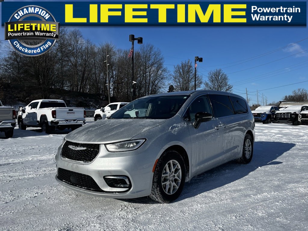 Used 2024 Chrysler Pacifica Touring-L