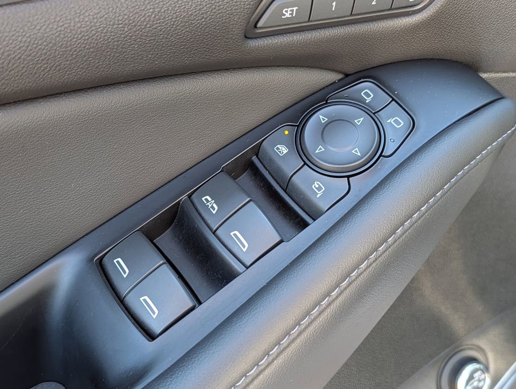 Used 2024 Buick Enclave Avenir w/ Avenir Technology Package AWD/4WD image 37