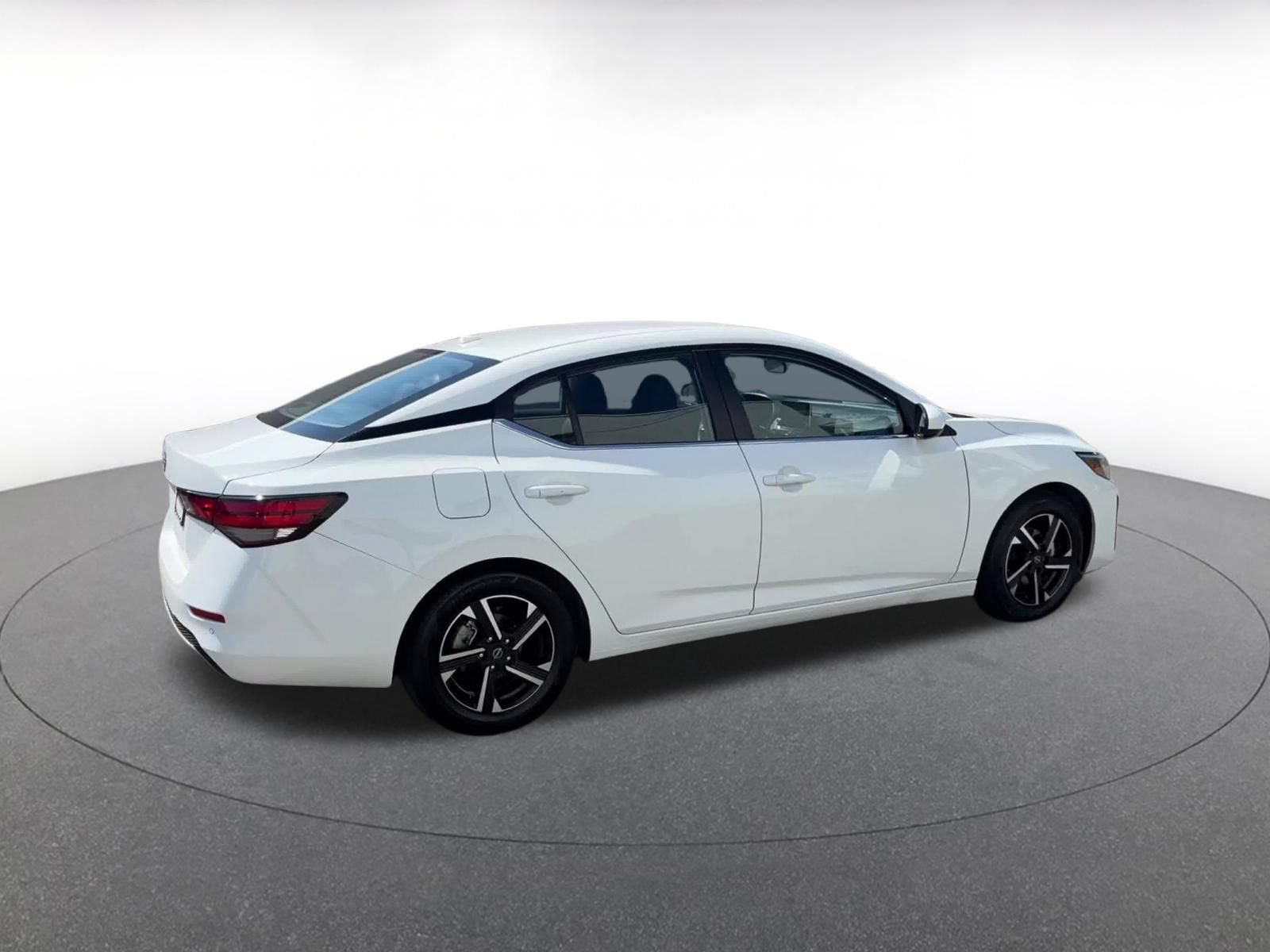 Used 2025 Nissan Sentra SV FWD image 11