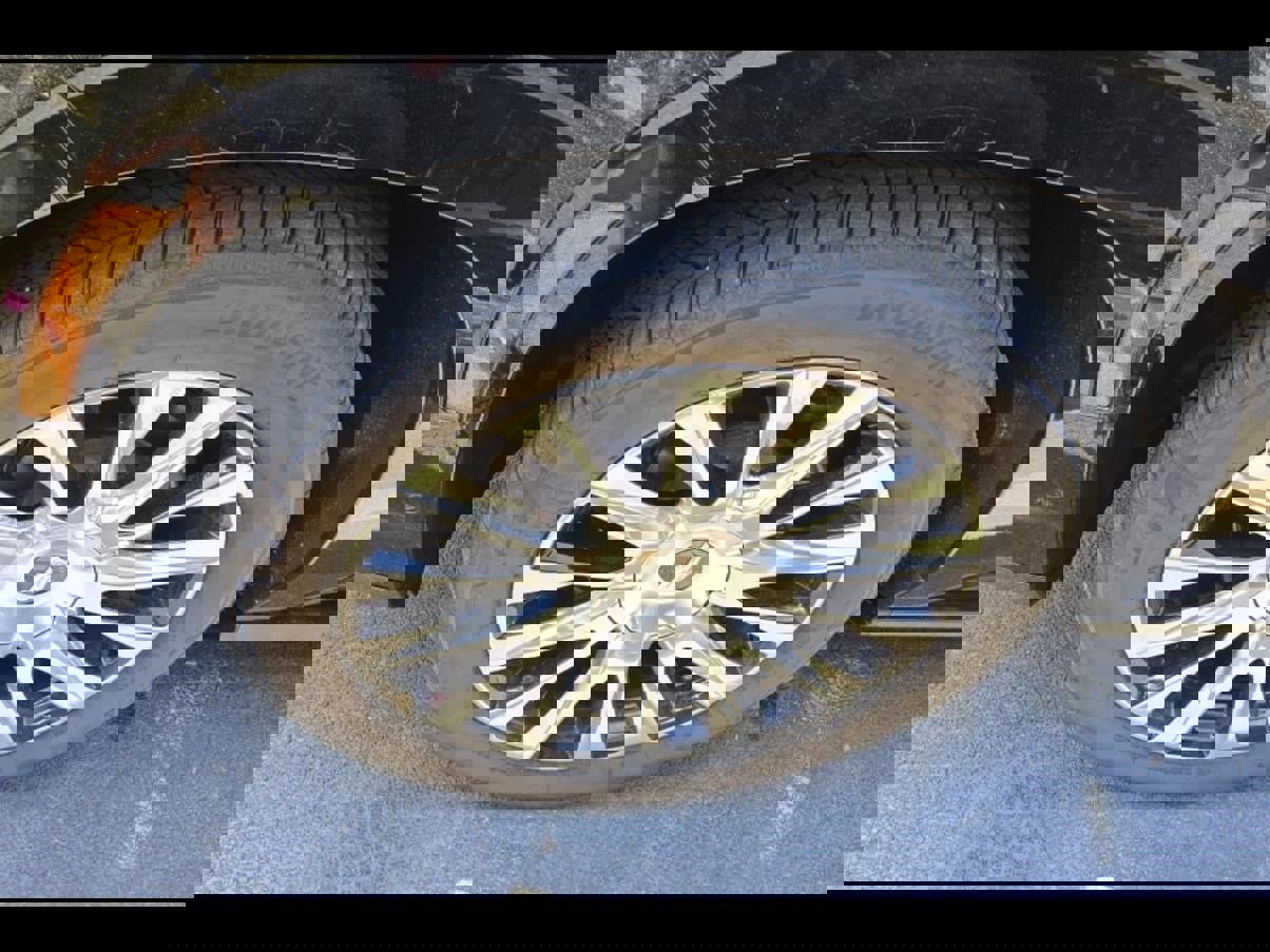 Certified 2025 Cadillac Escalade Premium Luxury Platinum image 4