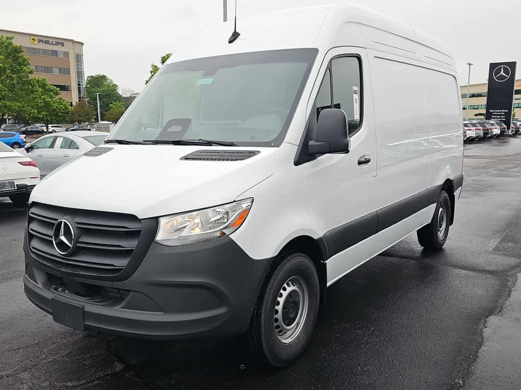 Used 2025 Mercedes-Benz Sprinter 2500 image 4