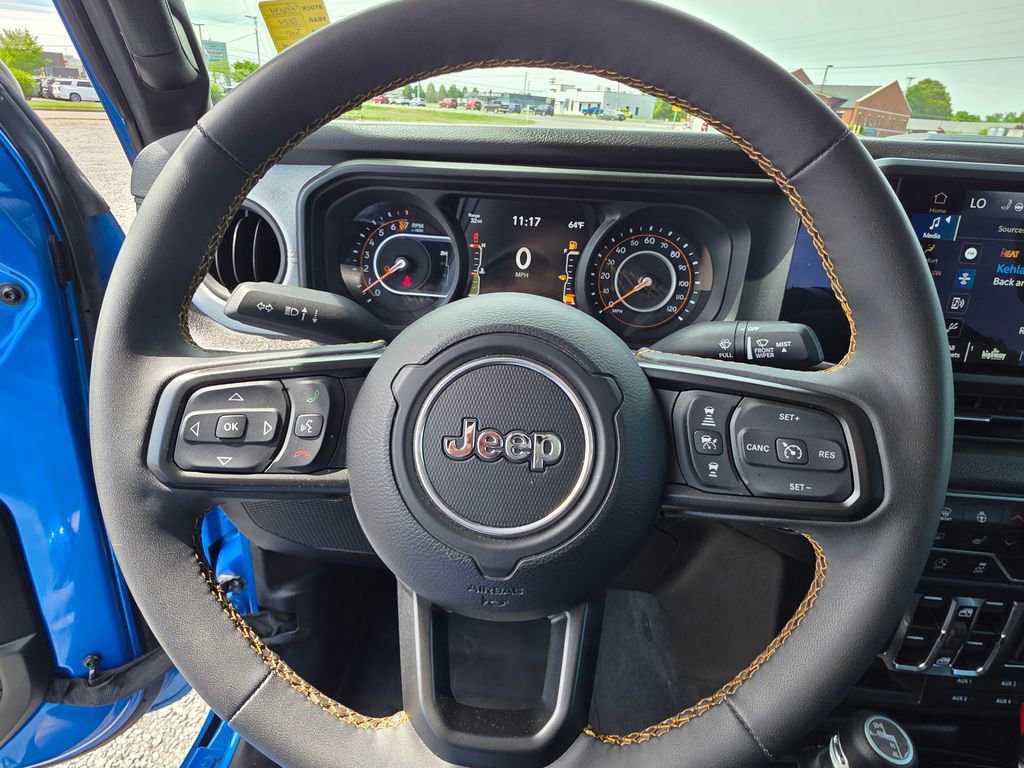 Used 2024 Jeep Gladiator Sport AWD/4WD image 16