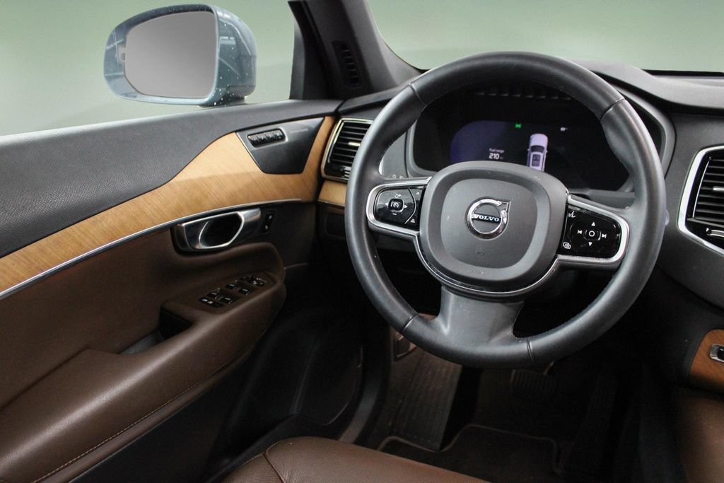 Certified 2023 Volvo XC90 B6 Plus AWD/4WD image 18