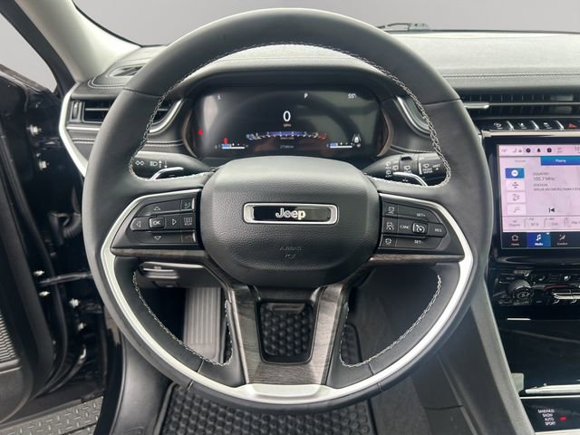 Used 2023 Jeep Grand Cherokee L Limited w/ Luxury Tech Group II AWD/4WD image 12