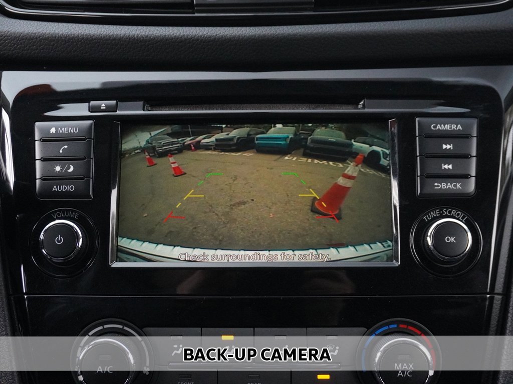 Used 2019 Nissan Rogue Sport S w/ Appearance Package image 3