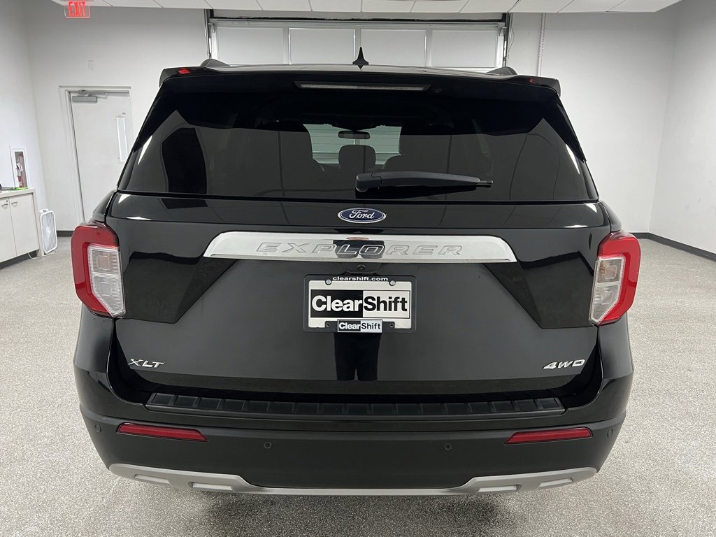 Used 2024 Ford Explorer XLT w/ Equipment Group 202A image 11