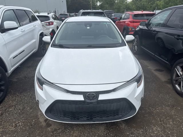 Used 2020 Toyota Corolla LE FWD image 2