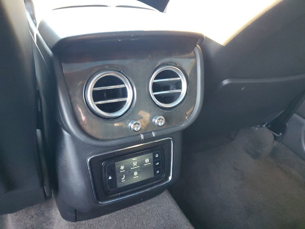 Used 2019 Bentley Bentayga image 14