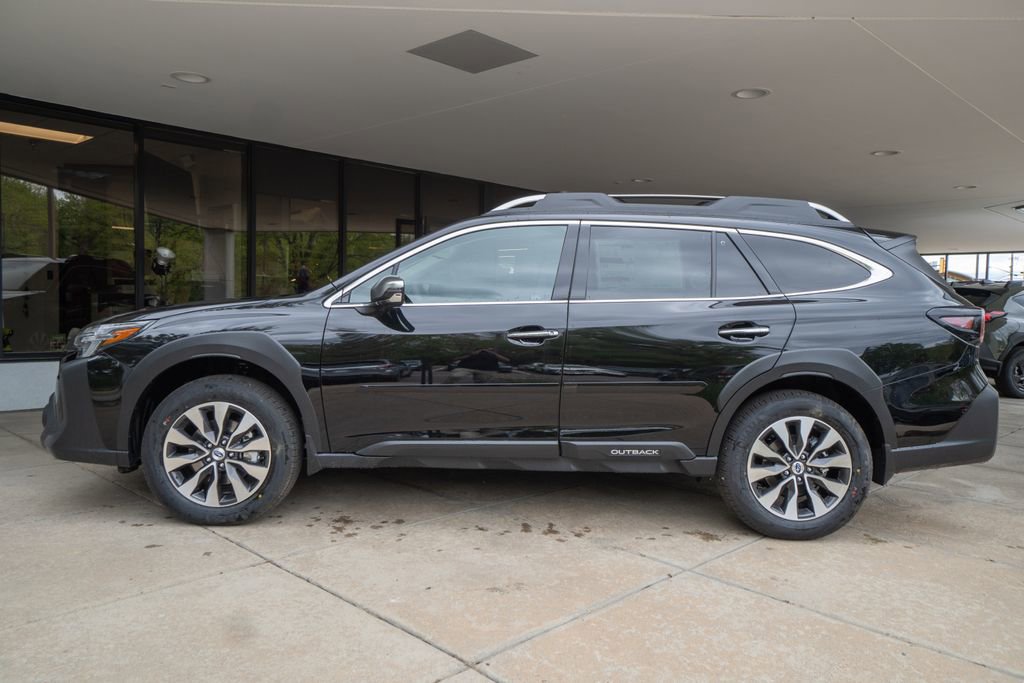 Used 2025 Subaru Outback Touring w/ Popular Package #2 image 4