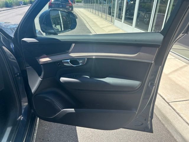 Certified 2025 Volvo XC90 B6 Plus AWD/4WD image 14