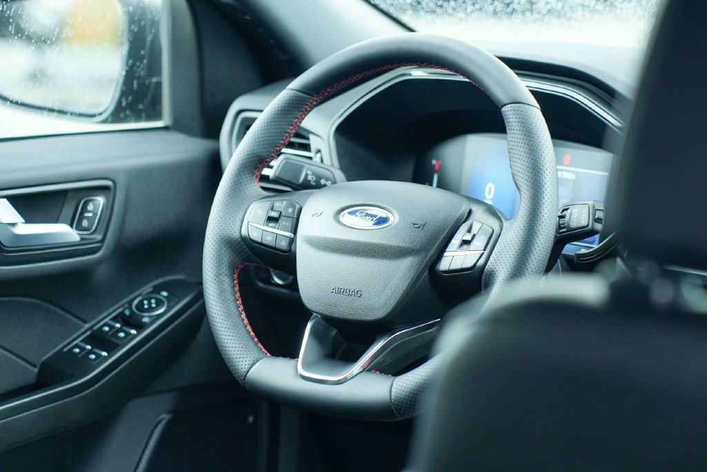 Used 2024 Ford Escape ST-Line w/ Tech Pack #1 AWD/4WD image 23