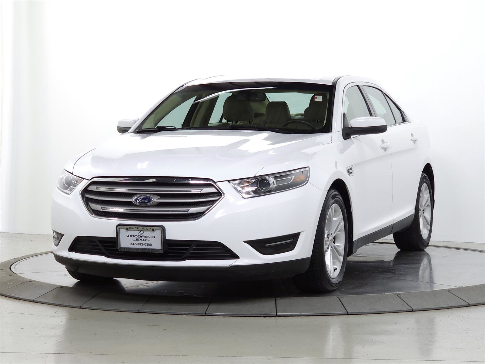 Used 2017 Ford Taurus SEL w/ Equipment Group 201A FWD image 3
