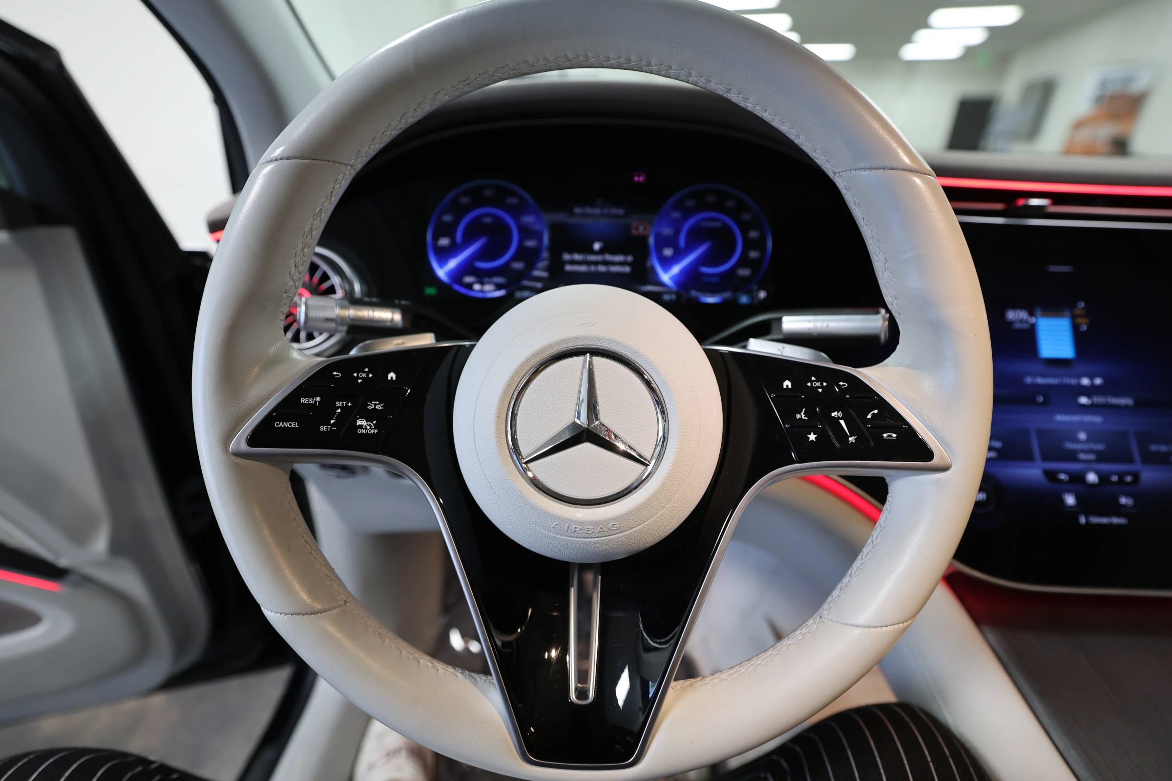 Used 2023 Mercedes-Benz EQS 580 4MATIC SUV image 34