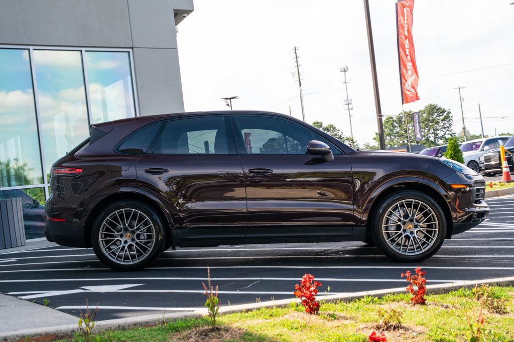 Used 2023 Porsche Cayenne Platinum Edition AWD/4WD image 11