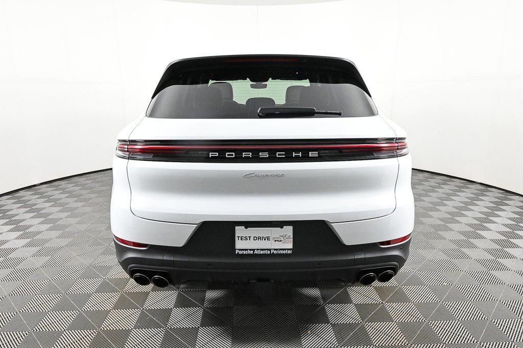 Certified 2026 Porsche Cayenne AWD/4WD image 32
